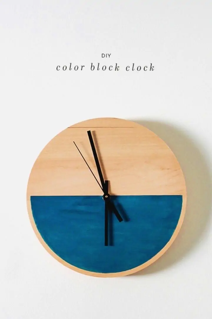 Hermoso reloj de bloque de color de bricolaje