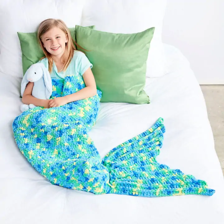 Bernat My Mermaid Crochet Snuggle Saco