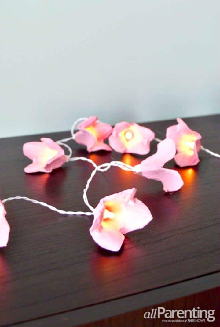 DIY Blossom Fairy Lights - Manualidades de cartón de huevos 