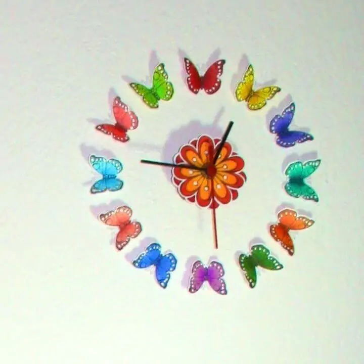 Reloj de pared de la habitación de DIY Butterfly Craft