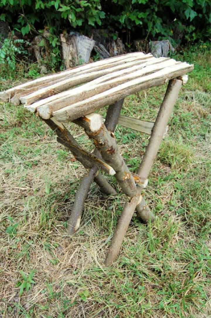 Mesa de madera dividida hecha a mano de bricolaje