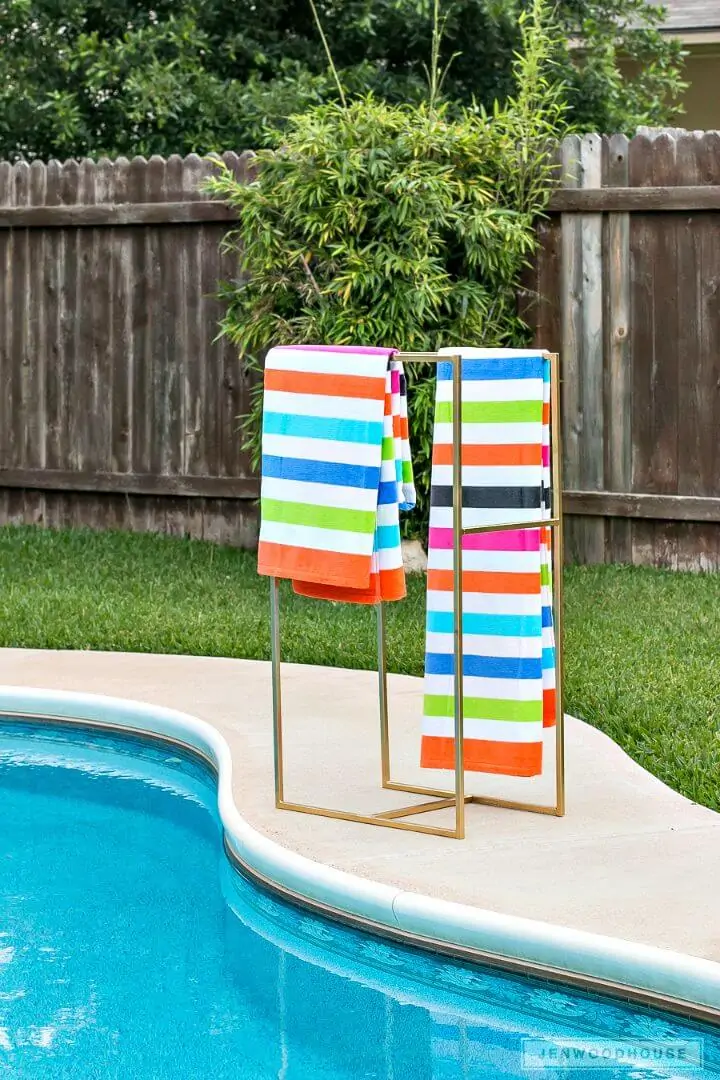 Tutorial fácil de hacer tu propio toallero junto a la piscina