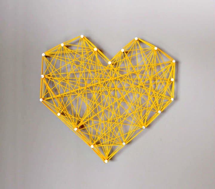 Fácil tutorial de arte de pared de corazón roscado de bricolaje