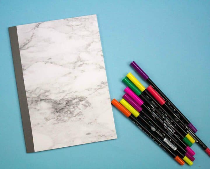 Cómo hacer un cuaderno de mármol para tus hijos: bricolaje