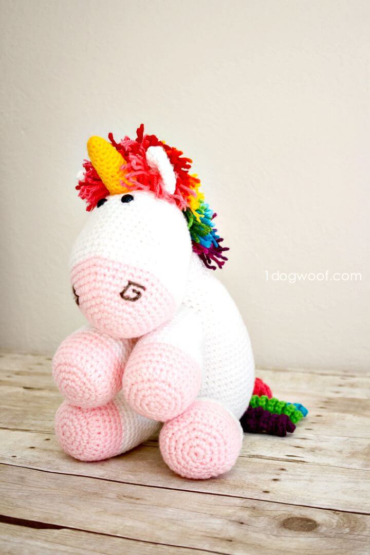 Patrón de unicornio de abrazos de arco iris de ganchillo gratis fácil