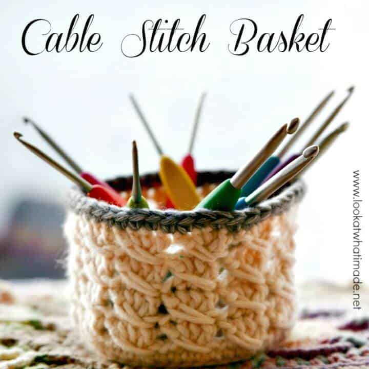 Cómo tejer una canasta pequeña de puntadas de cable en crochet - Patrón gratuito