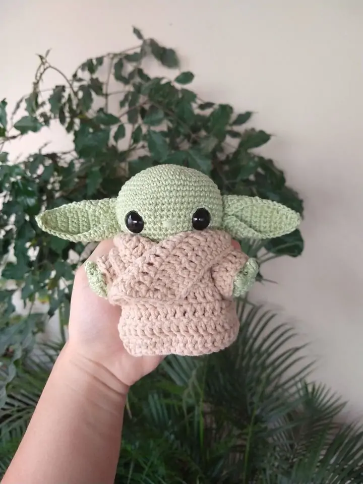 Cómo crochet Baby Yoda Amigurumi