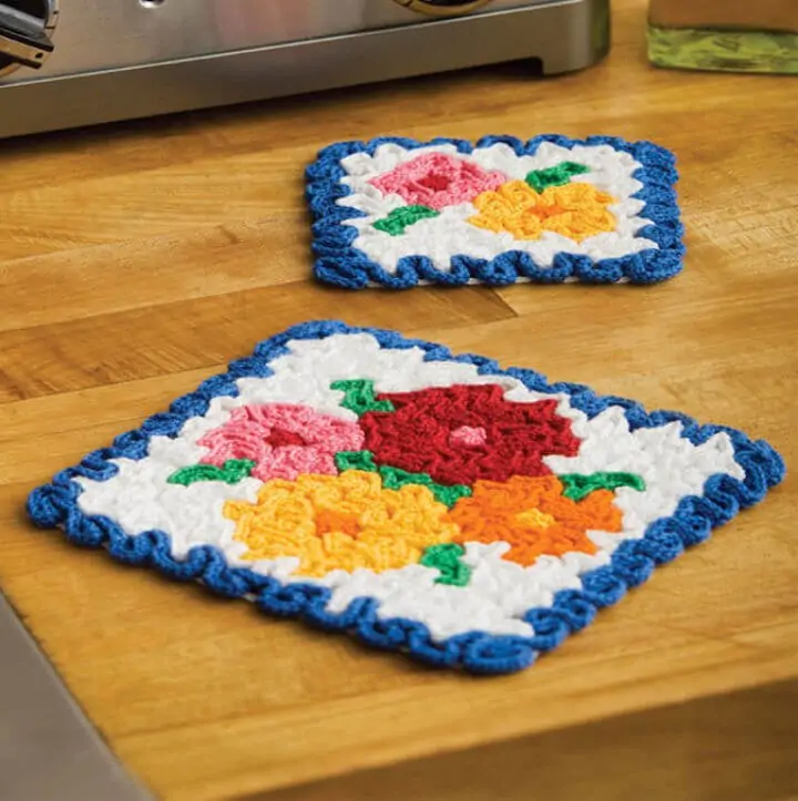 Cómo tejer la almohadilla caliente de flores de mayo en crochet