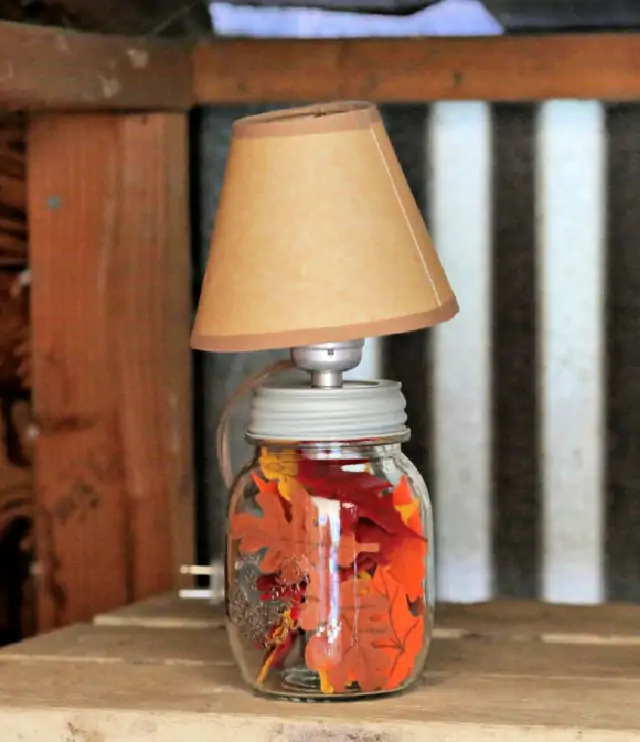 Cómo hacer una lámpara de tarro de albañil de otoño