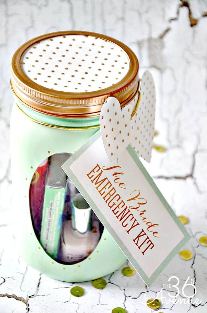 Haz tu propio kit de emergencia para novias con tarro de masón - DIY