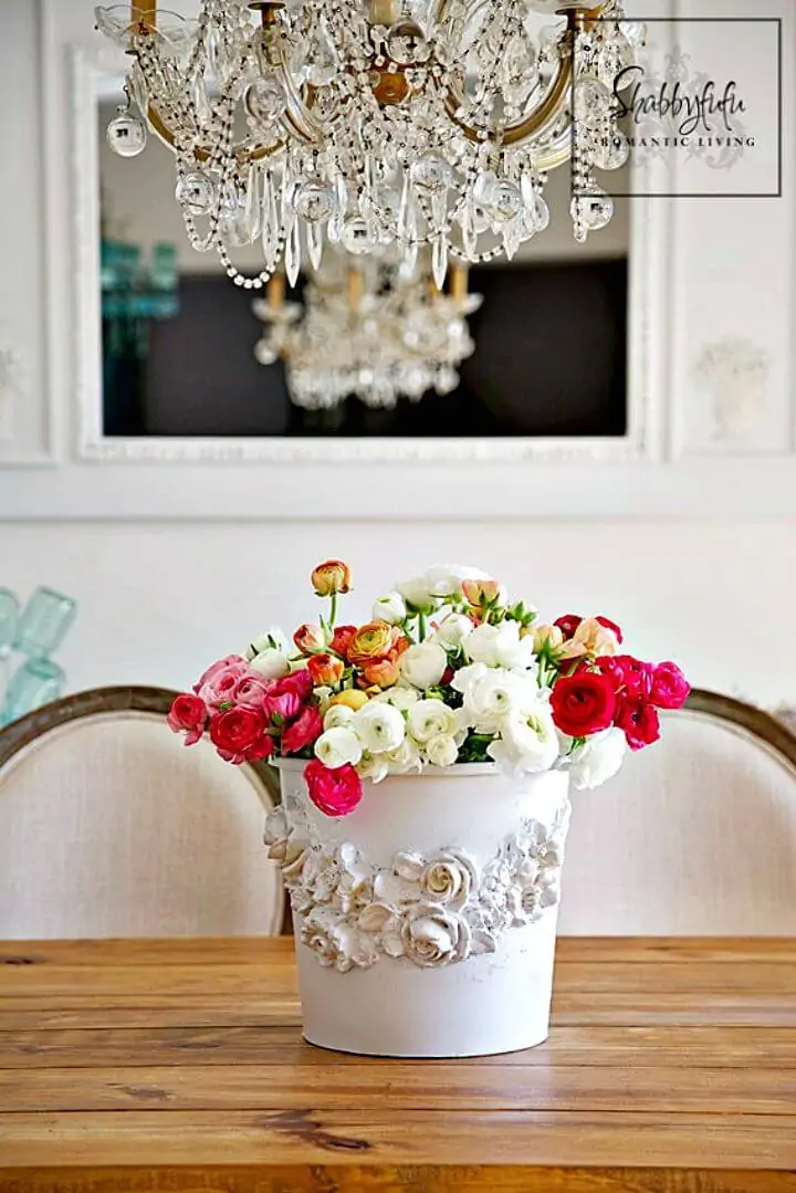 Haga su propio cubo floral: decoración casera elegante lamentable de bricolaje
