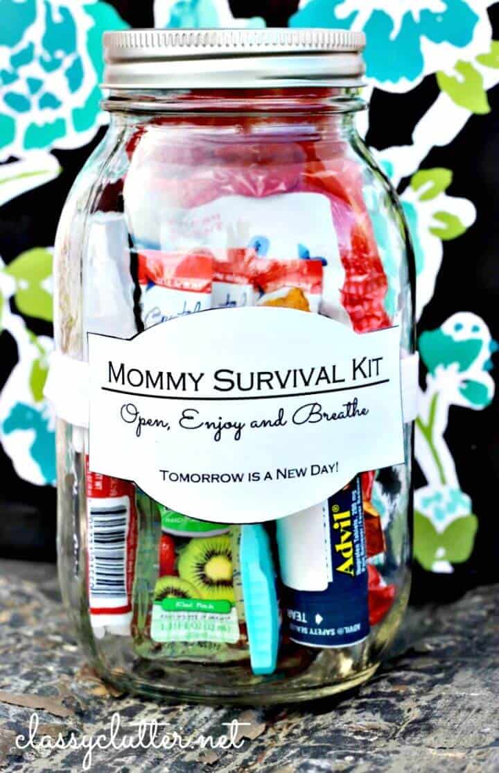 Cómo hacer un kit de supervivencia para mamás en un frasco