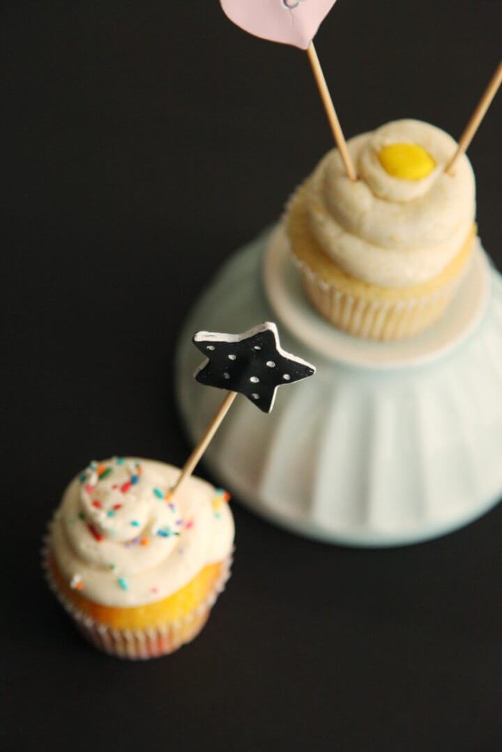 Adornos para cupcakes de arcilla de bricolaje simples