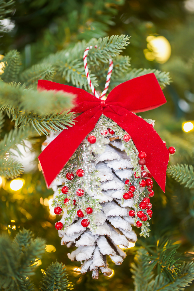 DIY-Pine-Cone-Christmas-Ornament